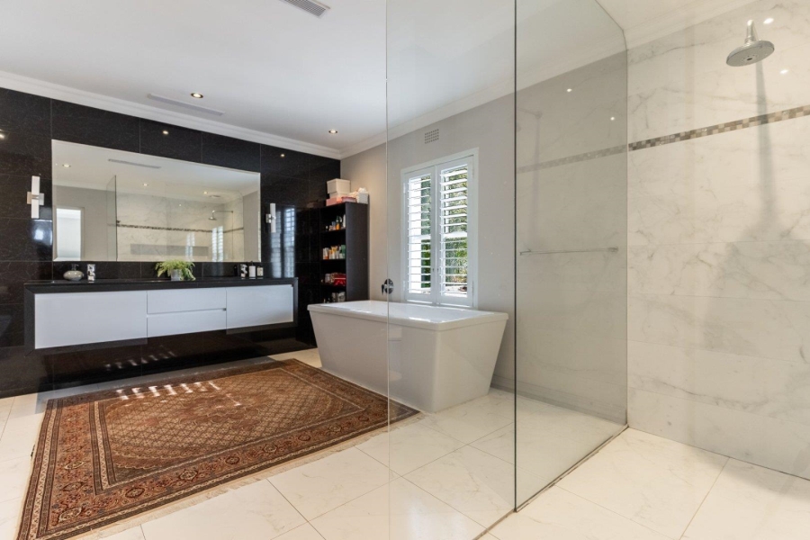 4 Bedroom Property for Sale in Constantia Western Cape